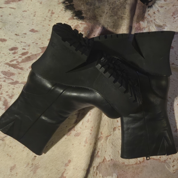 Charla tedrick boots - Picture 2 of 2